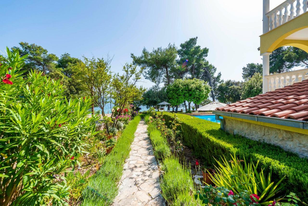 Villa Nela 돈제페트레케인 외부 사진